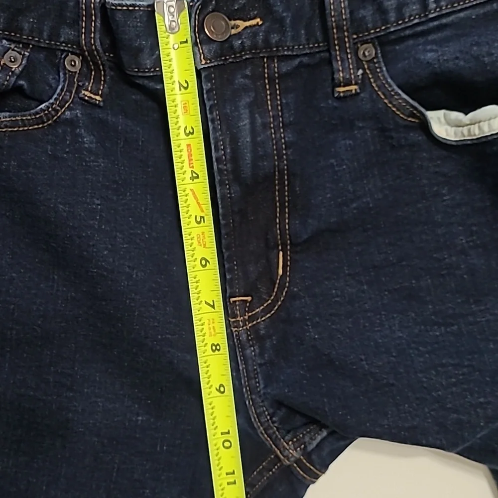Old Navy Slim Jeans in Dark Blue Wash size 36x32. *See Measurements*